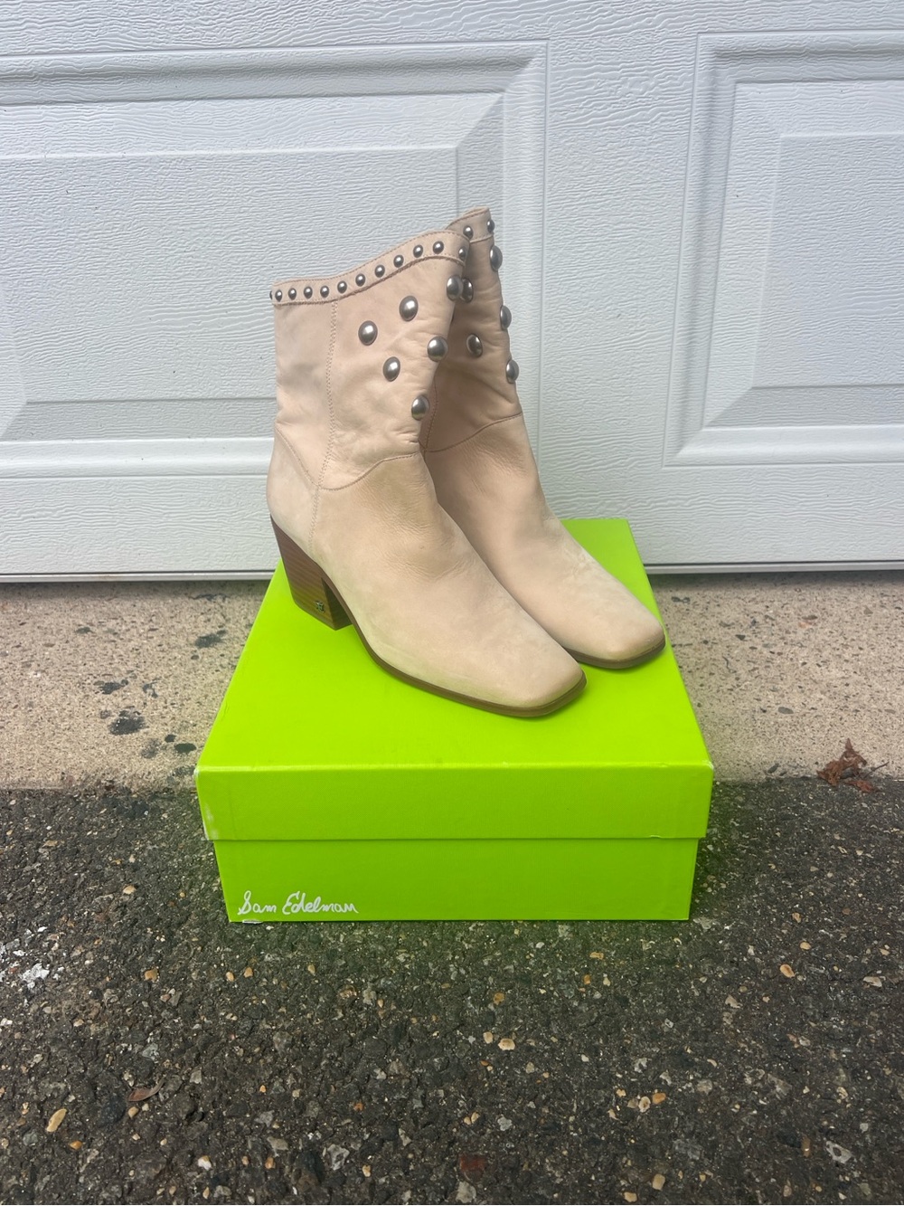 NWT sam edelman  brie bootie - studded tan suede size 8.5